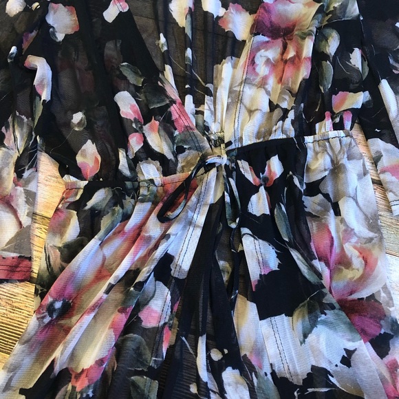 🔵 1 LEFT!! 🔵 Black long floral kimono - Picture 4 of 5